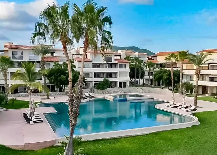 With Private Terrace, Pool & Gym Access Cabo San Lucas
